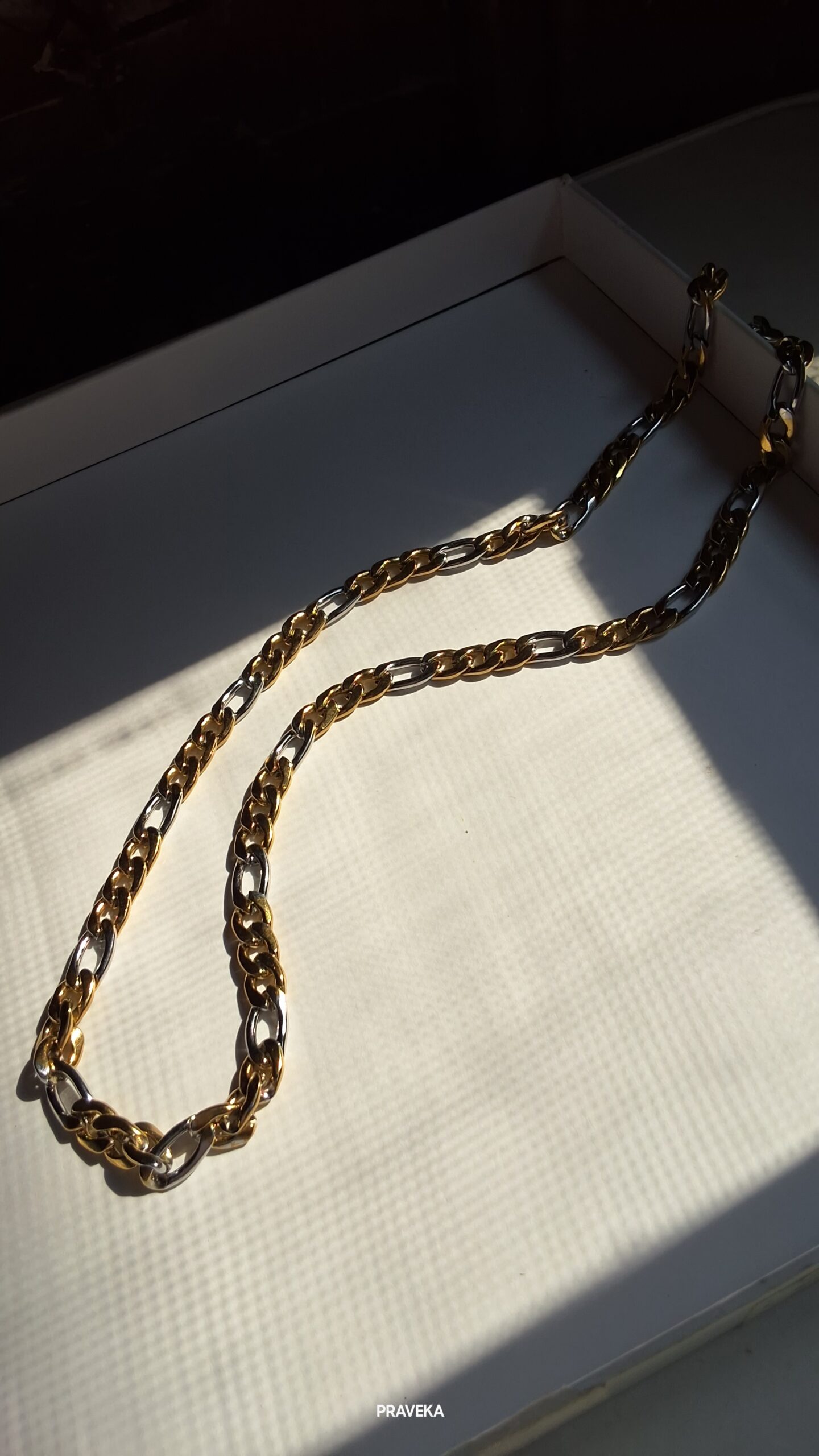 Elegant Gold & Silver Anti-Tarnish Men Figaro Chain