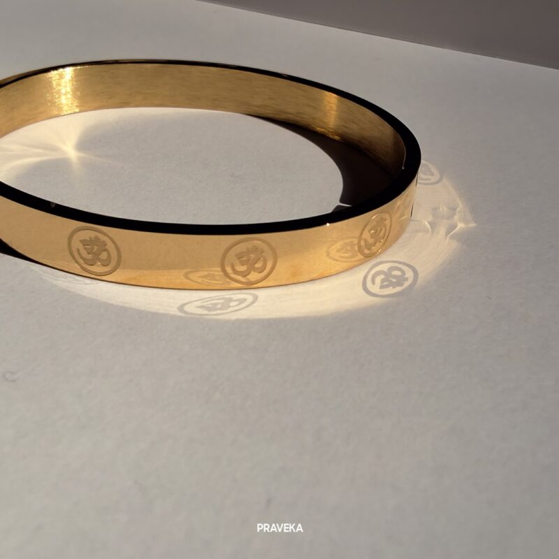 OM Premium Gold Anti-Tarnish Stylish Men Bracelet