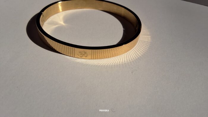 OM Premium Gold Anti-Tarnish Carving Men Bracelet - Image 2