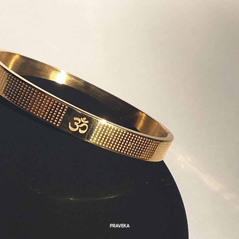 OM Premium Gold Anti-Tarnish Carving Men Bracelet