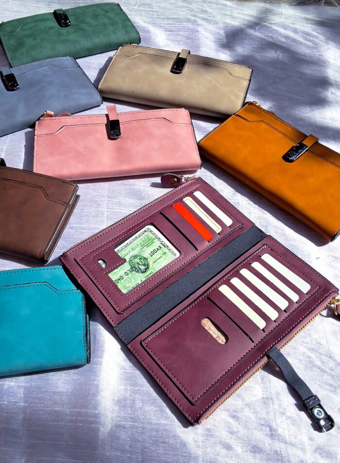 Spacious sleek wallet - Image 4