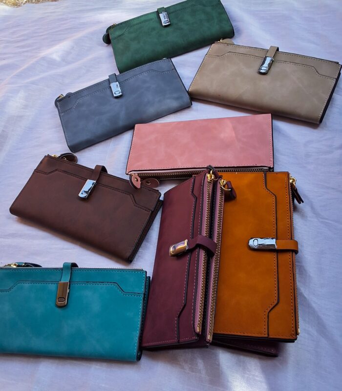 Spacious sleek wallet - Image 5