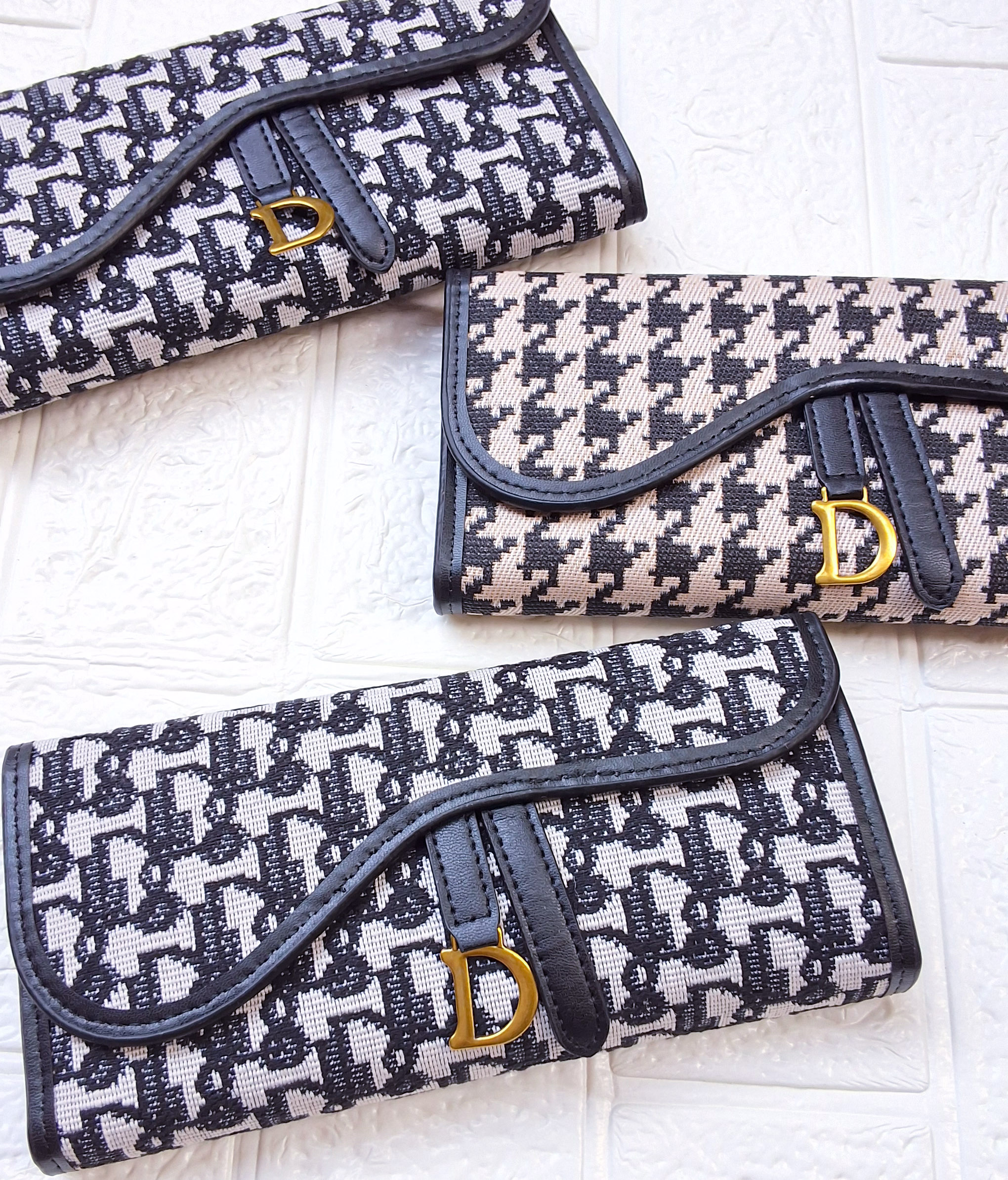 D spacious canvas wallet - Image 3