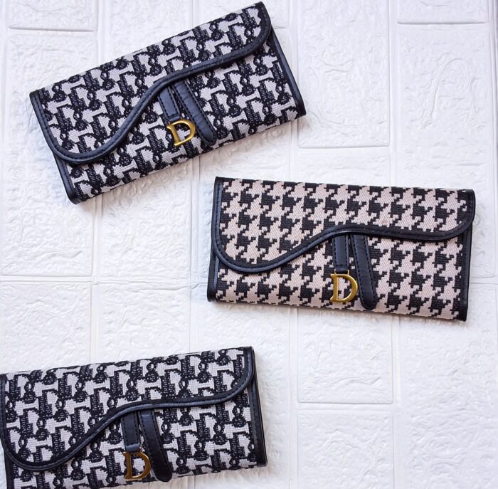 D spacious canvas wallet