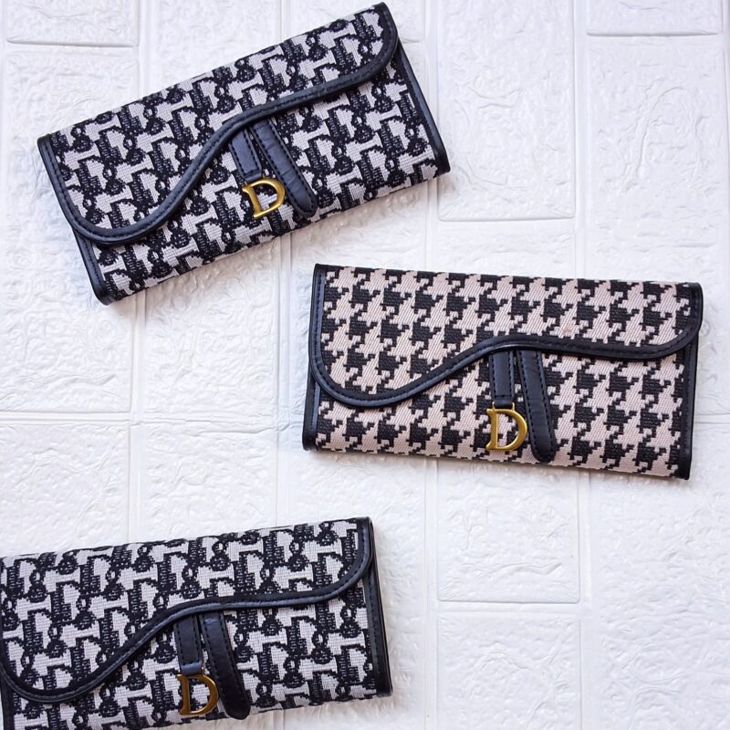 D spacious canvas wallet